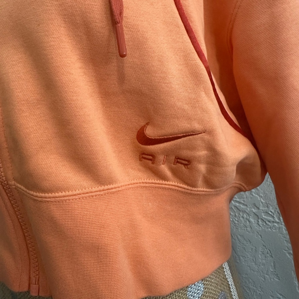 Nike Jacket - Picture 2 of 4